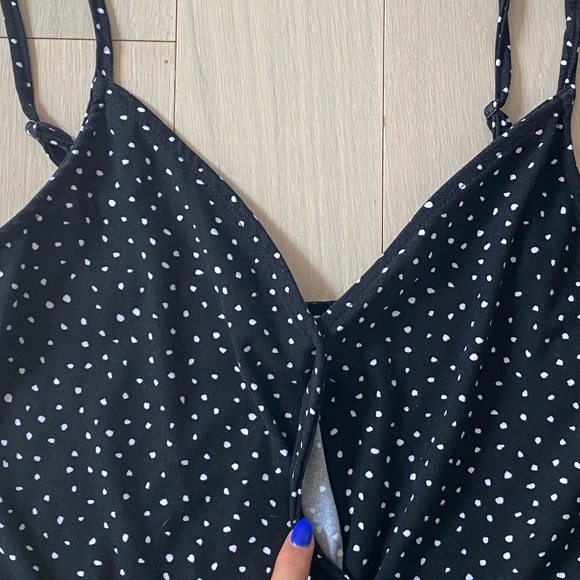 Teen girls spotted cross neck spaghetti strap romper - Picture 2 of 3